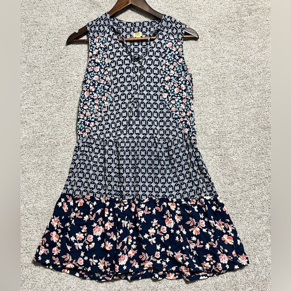 True Craft Woman’s Above Knee Floral Sleeveless Dress Size Small